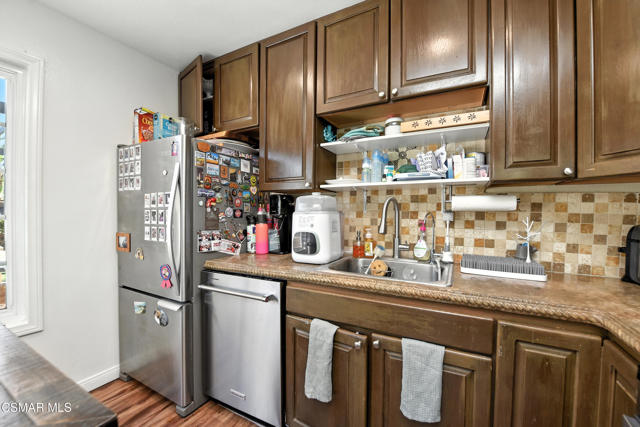 5327 Heather Street, Camarillo CA: https://media.crmls.org/mediaz/a8b36a32-9f11-4294-939a-b296e81c0bd4.jpg