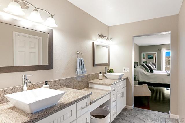 701 Fino Glen, Escondido CA: https://media.crmls.org/mediaz/a8b39ebe-5ac1-4a09-b1a4-eee2cd55214b.jpg