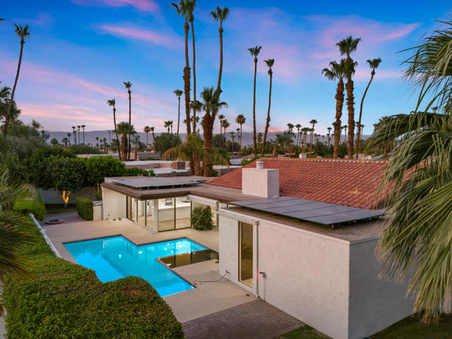 46428 War Bonnet Circle, Indian Wells CA: https://media.crmls.org/mediaz/a8b3aac6-8ebf-43bb-8e71-85fd4645c606.jpg