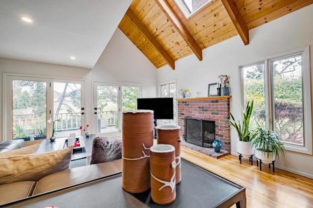 135 Seabreeze Place, Aptos CA: https://media.crmls.org/mediaz/a8b3d54f-e65e-470b-8c7c-81ba22ff2006.jpg