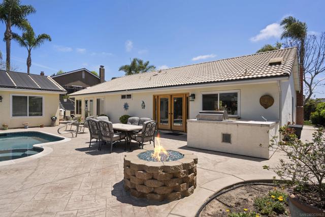 1510 Orangeview Dr, Encinitas CA: https://media.crmls.org/mediaz/a8b44e92-81d3-4952-8fc6-34216eb88426.jpg