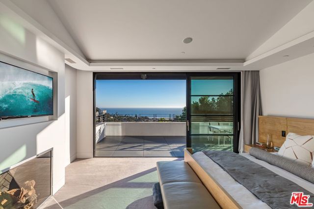 400 Amalfi Drive photo 15