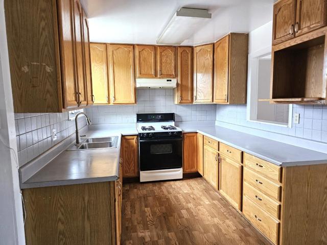 335 Cuardo Avenue, Millbrae CA: https://media.crmls.org/mediaz/a8b4ec93-5f20-47a3-828d-2342a1aba812.jpg