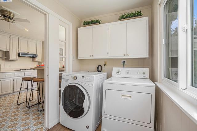 1592 SPRINGBROOK RD, Walnut Creek CA: https://media.crmls.org/mediaz/a8b57aa4-6b74-493a-a536-7aac760549b3.jpg