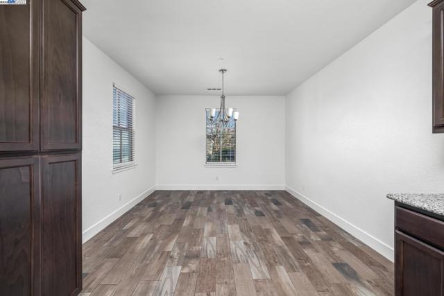115 Lemon Blossom Ln, Patterson CA: https://media.crmls.org/mediaz/a8b62c13-5ac4-4754-afed-ac3e40bd0ed3.jpg
