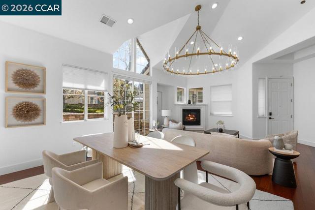 Image 3 of 52 For 172 Sugarloaf Ct