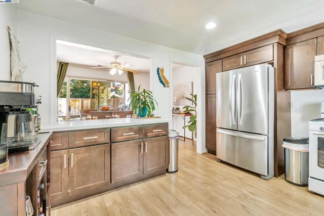 385 Kensington Cmn, Livermore CA: https://media.crmls.org/mediaz/a8b6f82e-dd06-4750-8cf2-73b249aaf14d.jpg