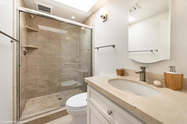 Detail Gallery Image 12 of 17 For 7209 Draper, La Jolla,  CA 92037 - 3 Beds | 3 Baths