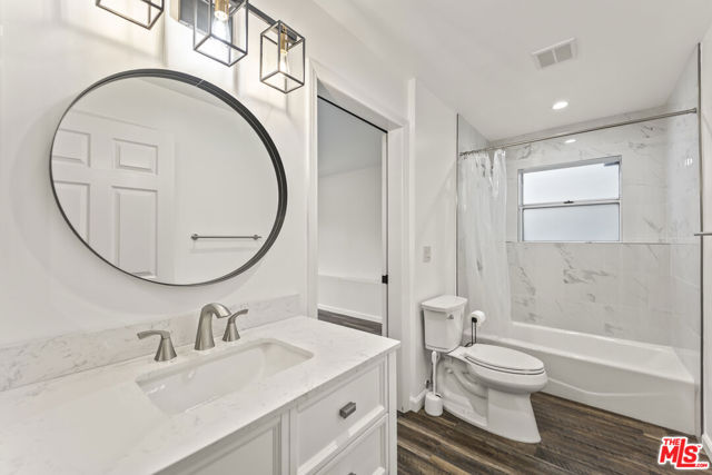 11621 Sunshine Terrace, Studio City CA: https://media.crmls.org/mediaz/a8b7a2f0-45b7-4312-b671-b7fd9c7dfbf8.jpg