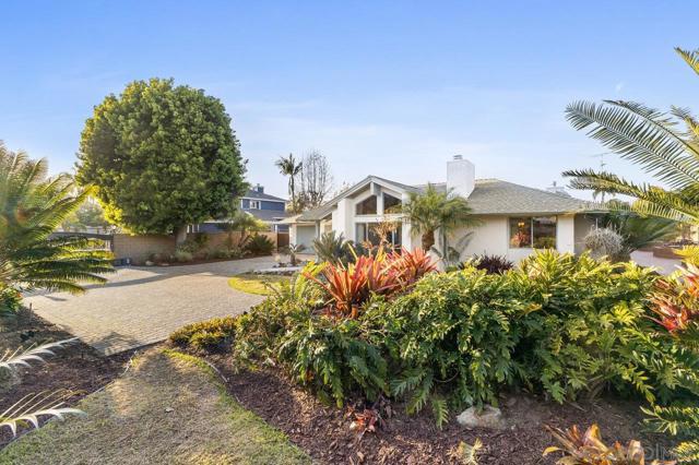 1059 Hymettus Ave, Encinitas CA: https://media.crmls.org/mediaz/a8b83552-a781-487f-9f6a-4fe0d9628daf.jpg