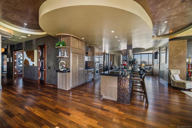 Image 7 of 63 For 700 Front St  2501