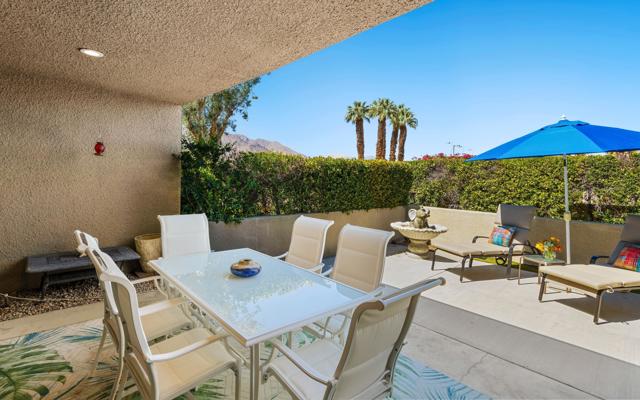 1366 Tiffany N Circle, Palm Springs CA: https://media.crmls.org/mediaz/a8b8a5ac-6048-4089-9584-cfcdc3946027.jpg