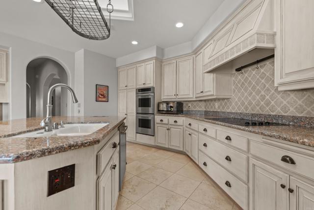 Image 16 of 51 For 30301 Calle La Reina
