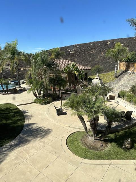 Image 3 of 37 For 684 Coastal Hills Dr