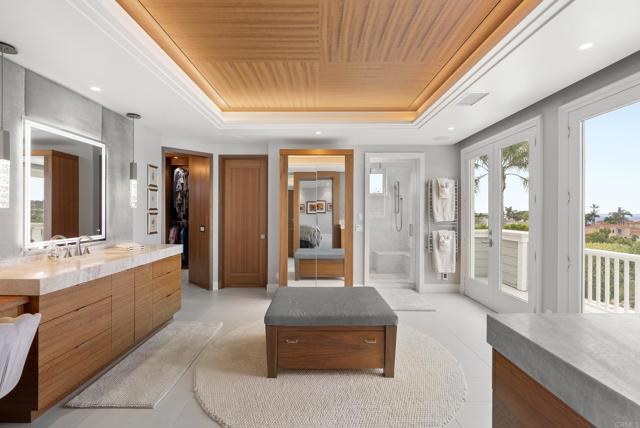 210 Gibson Pt, Solana Beach CA: https://media.crmls.org/mediaz/a8b9fca9-d11e-476f-bf12-49134ebc6495.jpg
