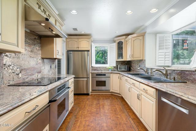 10430 N Ojai Santa Paula Road, Ojai CA: https://media.crmls.org/mediaz/a8ba1c65-ebbf-42c9-9c9c-b84a119424e8.jpg