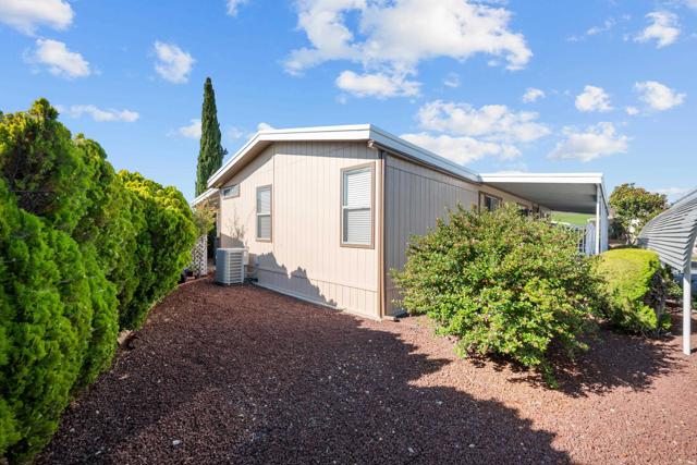 3462 Don Alberto Drive, Carlsbad CA: https://media.crmls.org/mediaz/a8ba214d-f209-4381-9a57-fb87b400bd5d.jpg