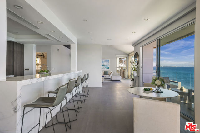 19640 Pacific Coast Highway, Malibu CA: https://media.crmls.org/mediaz/a8bae324-9bf3-40bd-8b05-e7a43d246139.jpg