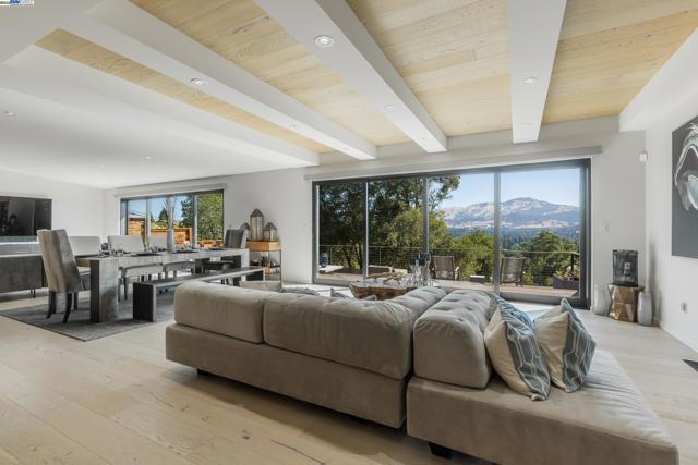 5 Sky Terrace, Danville CA: https://media.crmls.org/mediaz/a8baf4ff-c324-451c-91a7-442c55c225dd.jpg