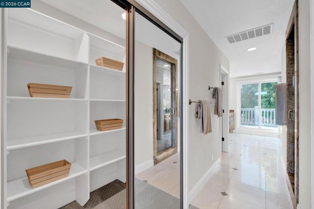 Image 29 of 53 For 367 Mt Washington Way