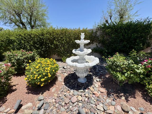 34 Calle La Reina, Rancho Mirage CA: https://media.crmls.org/mediaz/a8bbfbd3-93b2-4e80-8291-c9b570b41141.jpg