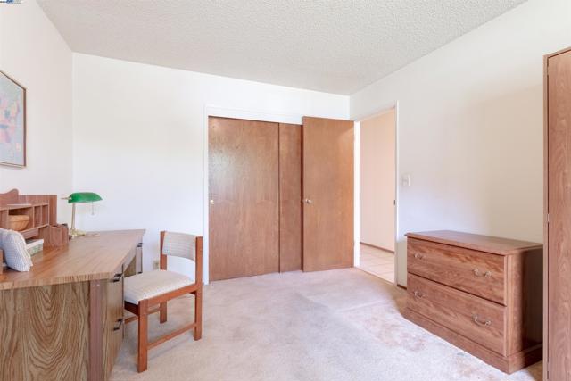 2177 Hillside Cir, San Leandro CA: https://media.crmls.org/mediaz/a8bc0c71-ad92-44d2-80ab-8d18c8ca5cd1.jpg