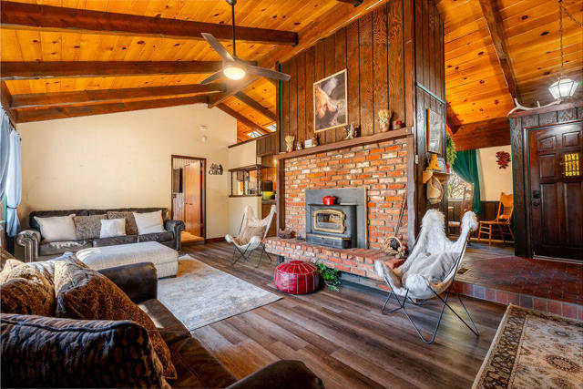 25580 Fir Street Street, Idyllwild CA: https://media.crmls.org/mediaz/a8bcbcb1-6997-4cea-8475-1ef66e4b68ab.jpg