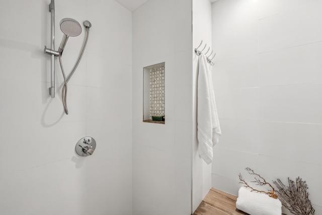 1 Millbrae Circle, Millbrae CA: https://media.crmls.org/mediaz/a8bdd92f-775f-4900-b482-5c4c47481837.jpg