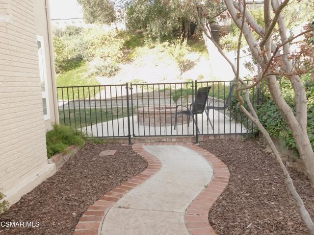 467 Sundance Street, Thousand Oaks CA: https://media.crmls.org/mediaz/a8bde1b3-ab7a-4563-a913-c469673a66e4.jpg