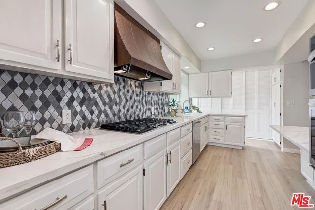 4307 Keystone Avenue, Culver City CA: https://media.crmls.org/mediaz/a8bdede1-2a2a-49ef-9a14-56b50f840479.jpg