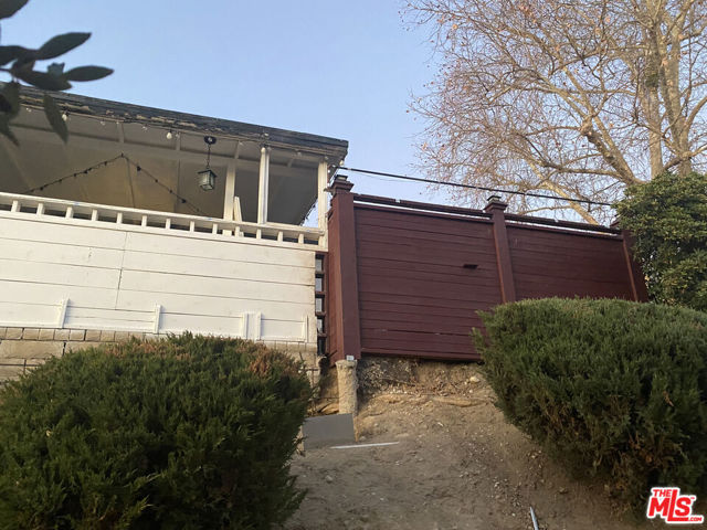 27501 Bernina Avenue, Canyon Country CA: https://media.crmls.org/mediaz/a8be091c-0821-400c-86df-3f2b33a20e56.jpg