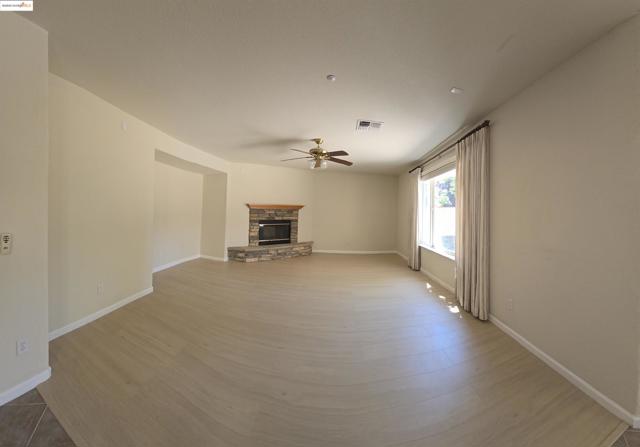 988 Chamomile Ln, Brentwood CA: https://media.crmls.org/mediaz/a8be0b6b-a236-4f54-87f5-c1c7314284e5.jpg