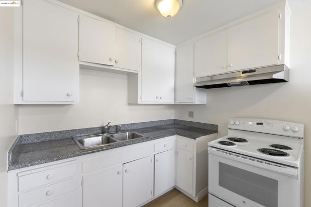 1929 California, Berkeley CA: https://media.crmls.org/mediaz/a8be1080-3fb3-437a-91bf-4839d94429c5.jpg