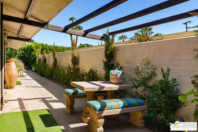 555 W Arenas Road #6, Palm Springs, CA 92262
