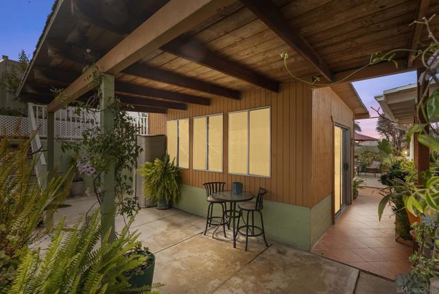 770 Kedzie Ave, San Diego CA: https://media.crmls.org/mediaz/a8bf2a17-b455-4036-b31e-ffefd0274d70.jpg