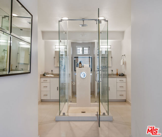 2241 Betty Lane, Beverly Hills CA: https://media.crmls.org/mediaz/a8bf6781-8ab2-4cf3-809a-cd2ee02fb63d.jpg