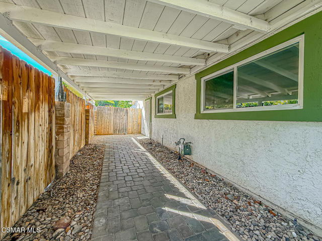 2098 Covington Avenue, Simi Valley CA: https://media.crmls.org/mediaz/a8bfa788-814a-4fa3-b1ee-81981147c477.jpg