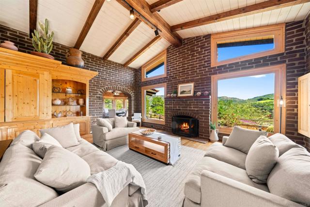 Image 65 of 75 For 1951 Cloverdale Rd