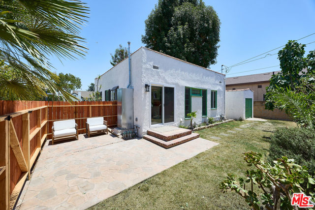 3653 Falcon Avenue, Long Beach CA: https://media.crmls.org/mediaz/a8c0039c-e0fe-442d-865f-f24475b870b1.jpg