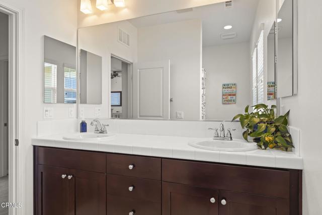 11349 Darling Road, Ventura CA: https://media.crmls.org/mediaz/a8c054b6-4540-4b2d-bb3d-03b416b480f0.jpg
