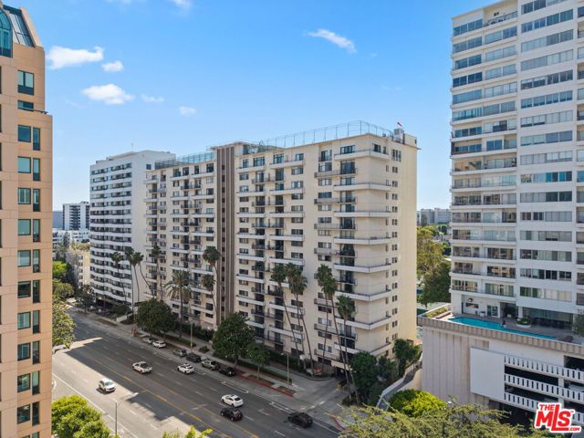 10535 Wilshire Boulevard, Los Angeles CA: https://media.crmls.org/mediaz/a8c08787-b0d9-46b5-a957-453514d95af1.jpg