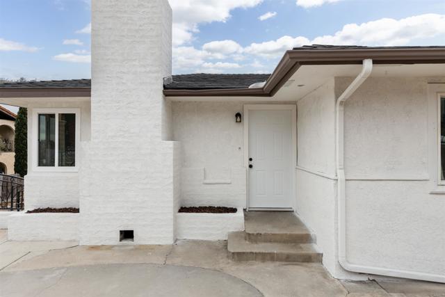 Detail Gallery Image 2 of 16 For 3007 Shelby Dr a,  National City,  CA 91950 - 4 Beds | 3 Baths