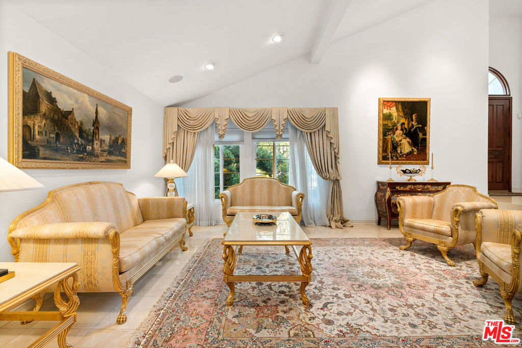 16230 Meadowcrest RoadSherman Oaks image #2