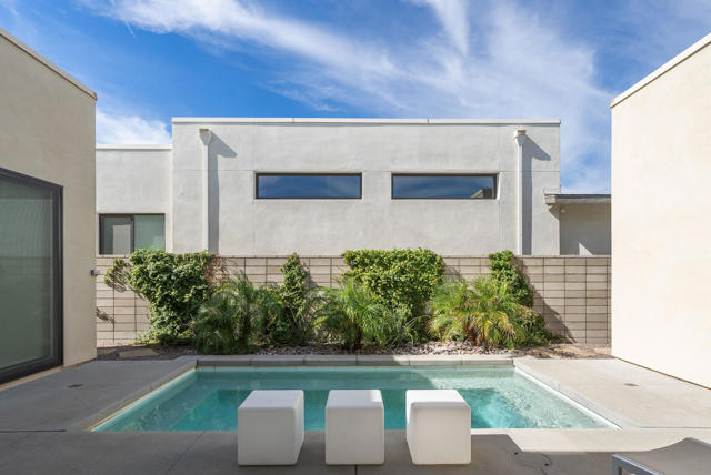 761 Nugget Lane, Palm Springs CA: https://media.crmls.org/mediaz/a8c17a75-c400-464d-bcdf-6adedf7c6eaa.jpg
