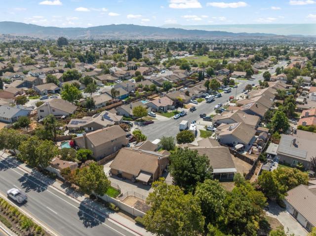 2190 Glarner Street, Hollister CA: https://media.crmls.org/mediaz/a8c1f560-bb29-4440-a44c-b206597e34d6.jpg