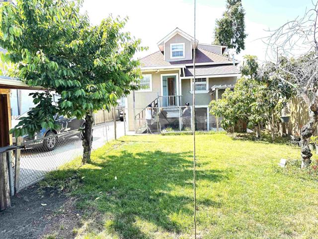 1610 85th Avenue, Oakland CA: https://media.crmls.org/mediaz/a8c25976-736c-42b9-9e69-def5df932aeb.jpg