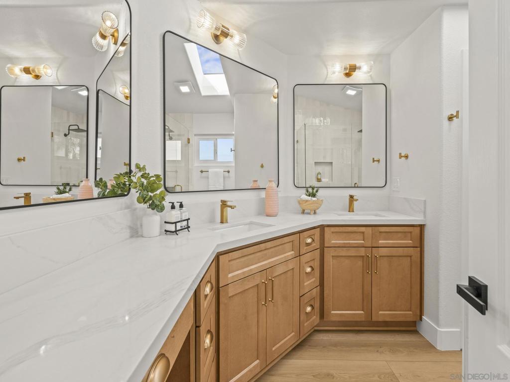 MLS #250043606SD image #31