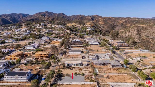 1048 Kagawa Street photo 3