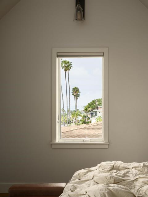 1011 Devonshire Drive, San Diego CA: https://media.crmls.org/mediaz/a8c3e76f-7697-43eb-ba44-cc0d2a58b549.jpg