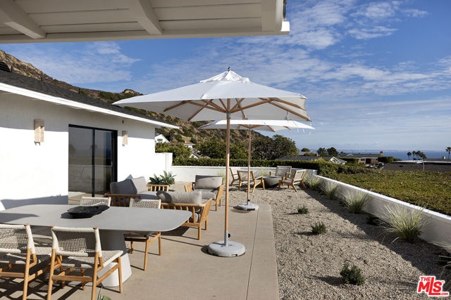 20374 Seaboard Road, Malibu CA: https://media.crmls.org/mediaz/a8c4028d-ee05-457a-a3fd-95d522232997.jpg